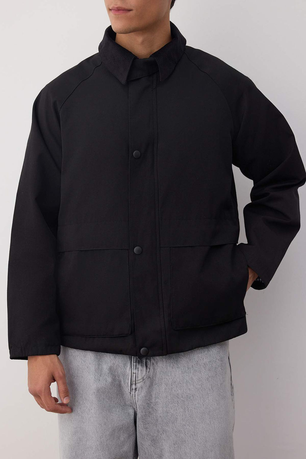 Siyah Regular Fit Kadife Yaka Detayl? Unisex Mevsimlik Mont TMNAW25MO00017