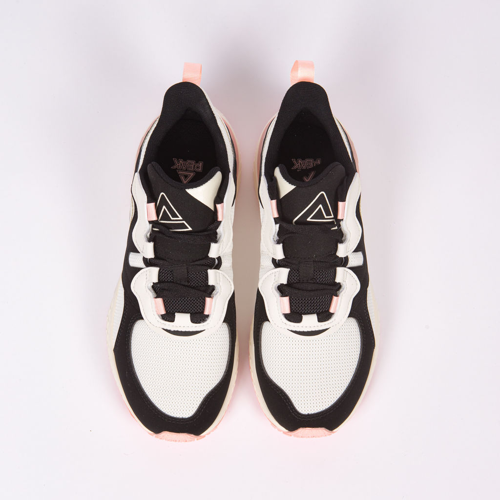 Кроссовки женские