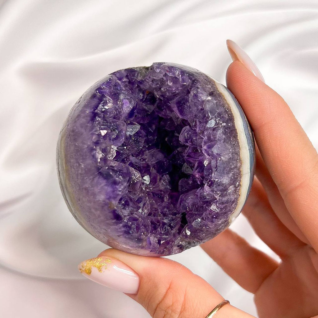 Шар из Аметиста с жеодой