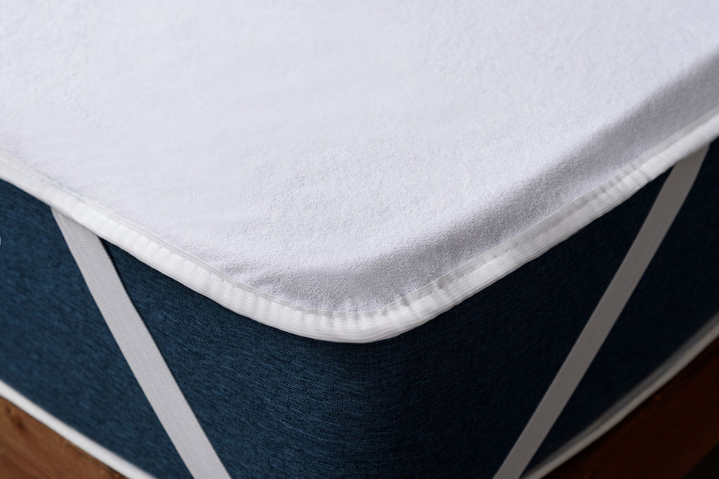 Наматрасник Комфорт с резинкой по углам