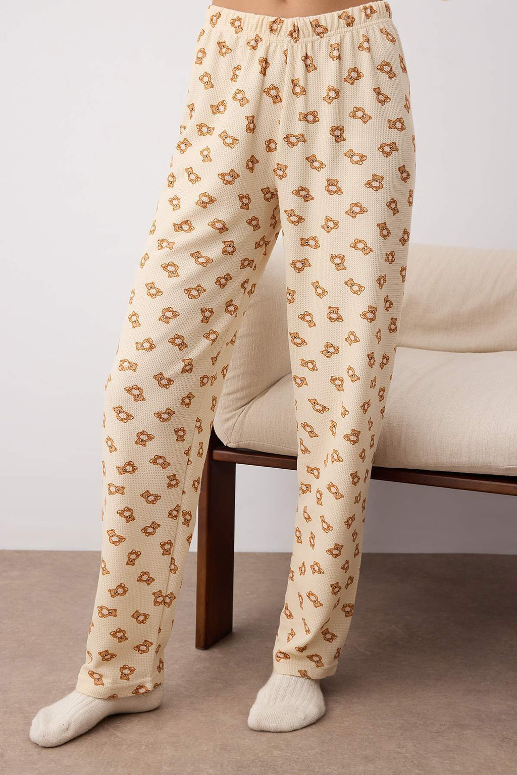 Ekru Ay?c?kl? Yumusak K?sl?k Waffle Orme Pijama Tak?m? THMAW26PT00187 - Trendyolmilla фото 3