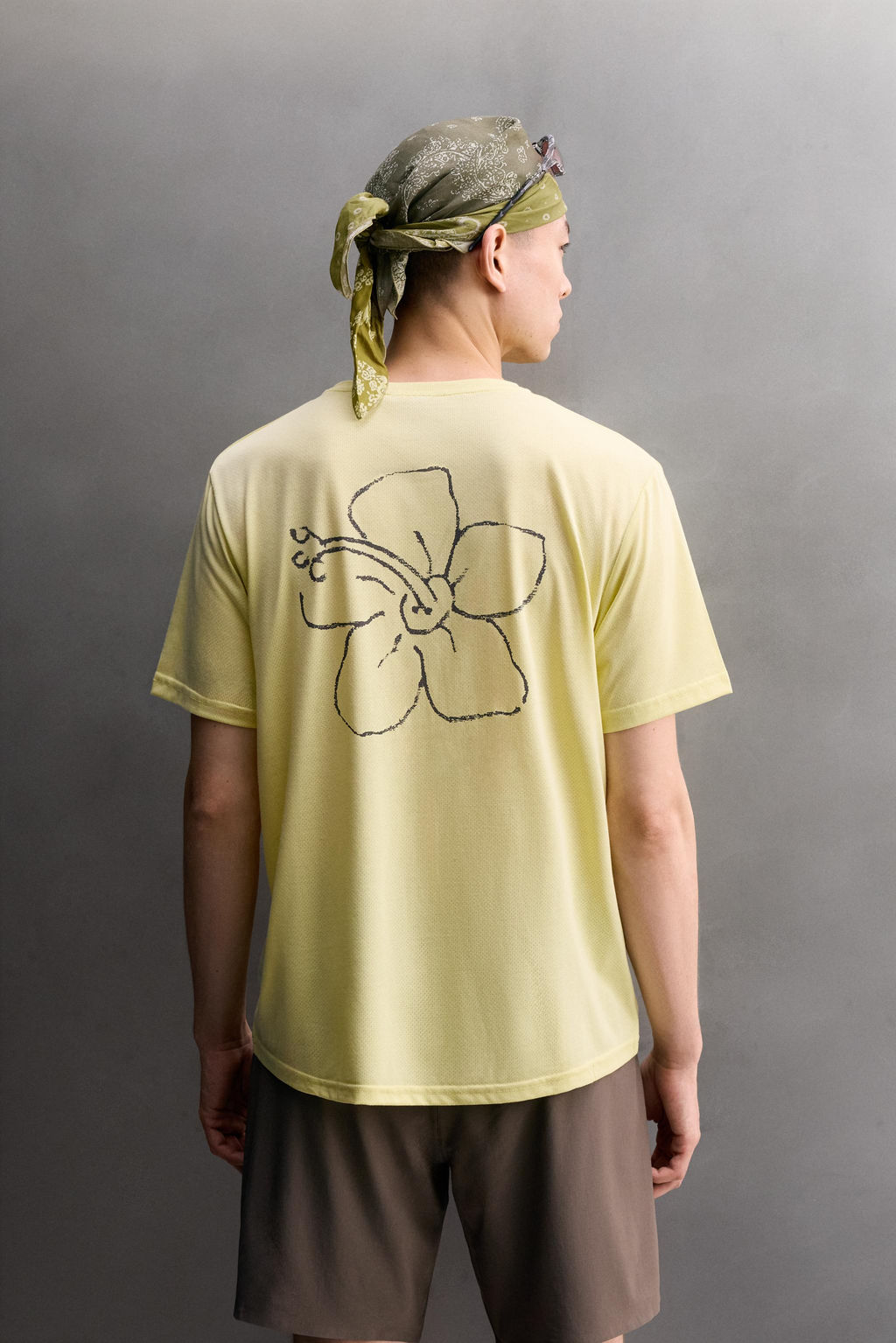 CAMISETA T?CNICA ESTAMPADO FLOR / Amarillo - Zara фото 3