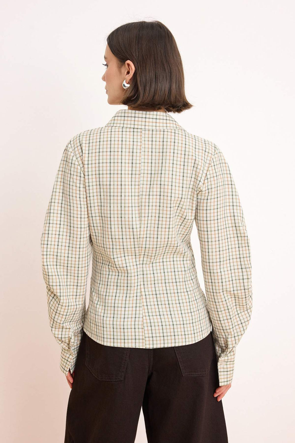 Yesil Ekoseli Balon Kol Detayl? Bele Oturan Asimetrik Kapama Dokuma Gomlek TWOSS26GO00068