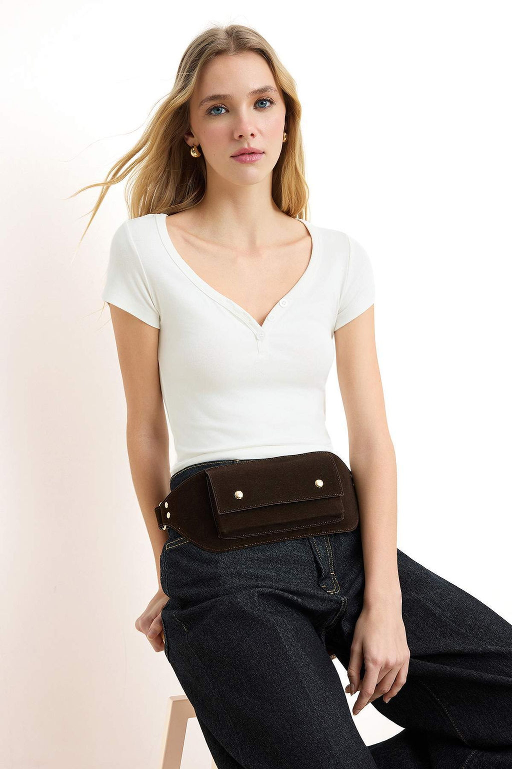 Ekru Fitted/Vucuda Oturan V Yaka K?sa Kollu Pamuk Ribana Orme T-Shirt TWOSS26TS00125 - Trendyolmilla фото 2