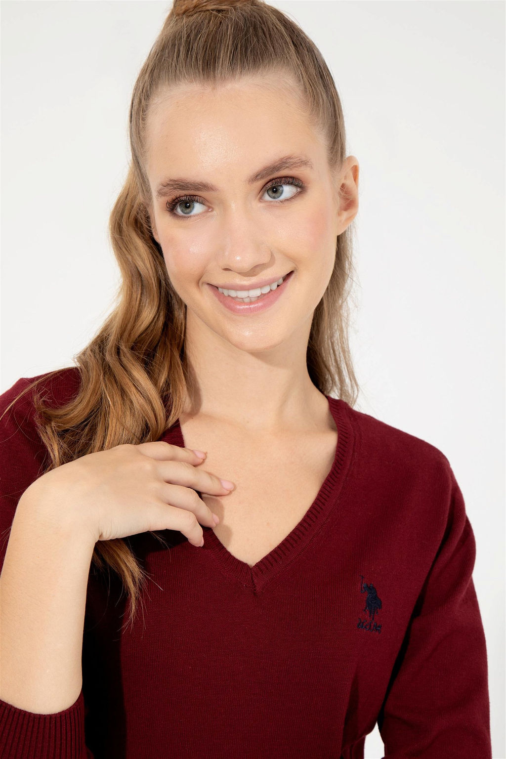 Женский бордовый базовый свитер с v-образным вырезом Неожиданная скидка в корзине - U.s. polo assn фото 3