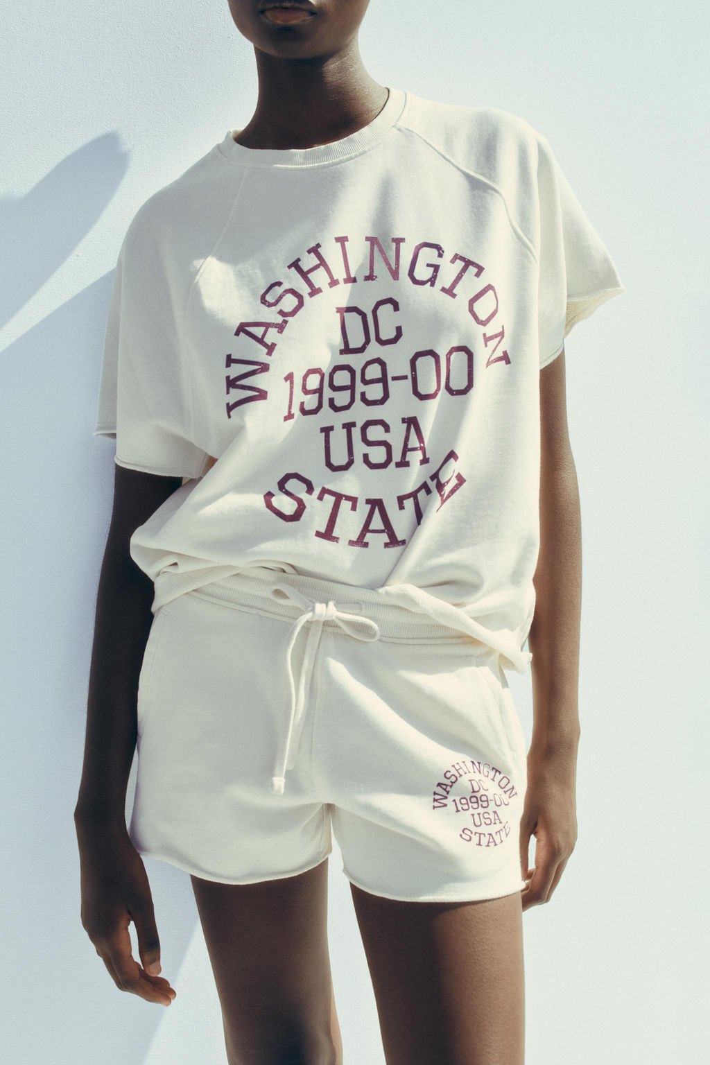 WASHED-EFFECT TEXT PLUSH SWEATSHIRT - Zara фото 16