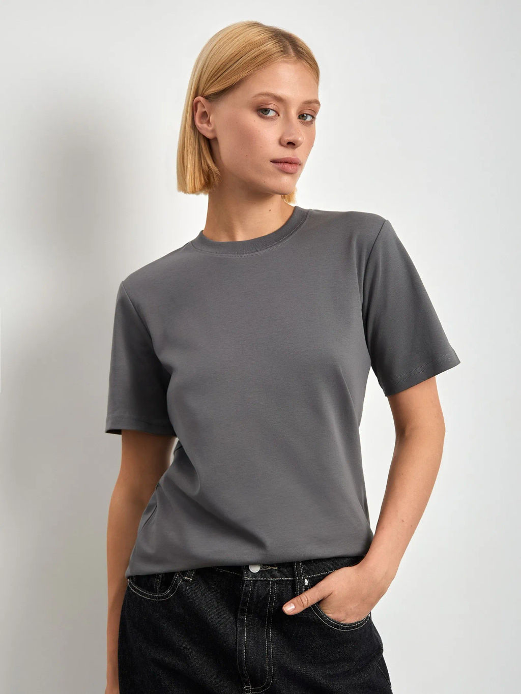 EMKA / Футболка однотонная  фото 3