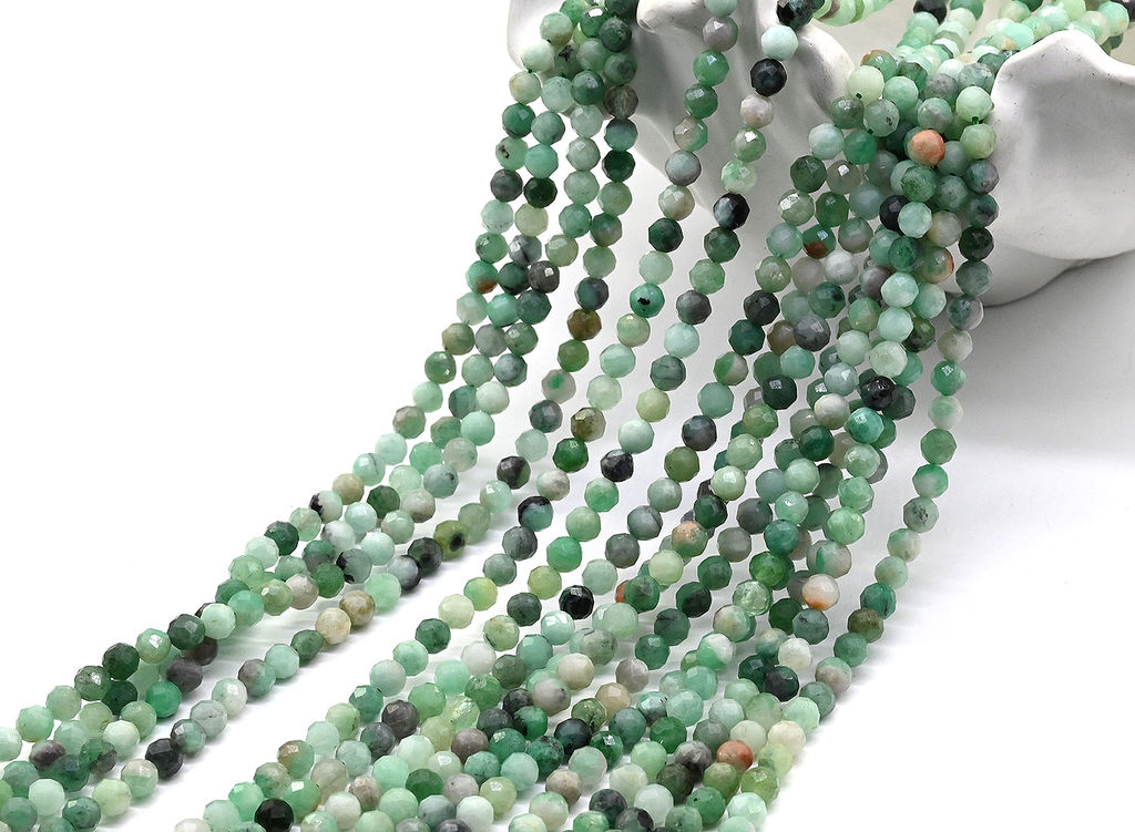 Бусины из изумруда шарик гр.4мм, 38см, 92 бусины Радуга камня