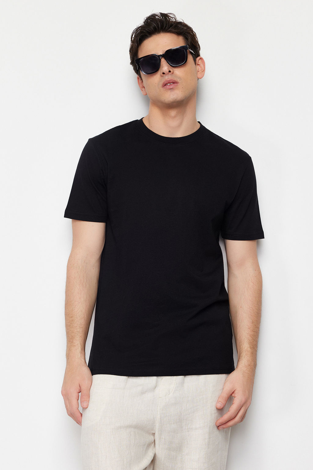 Siyah Regular/Normal Kesim Yaz? Bask?l? Nak?sl? %100 Pamuklu K?sa Kol T-Shirt TMNSS24TS00133 - Trendyolmilla фото 2