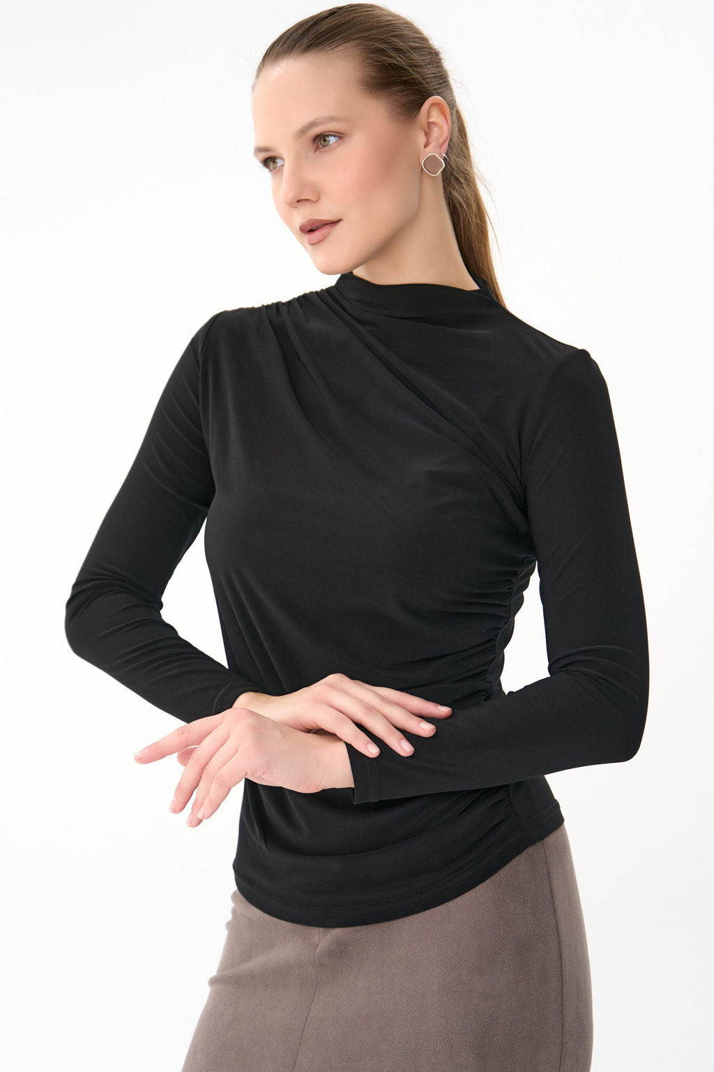 Лонгслив Нора (чёрный-2) - Эльза фото 5