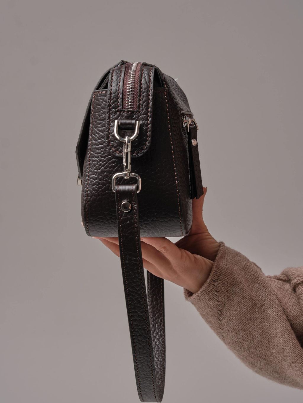 Женская сумка кросс-боди Azaro 3684 темно-коричневый соло