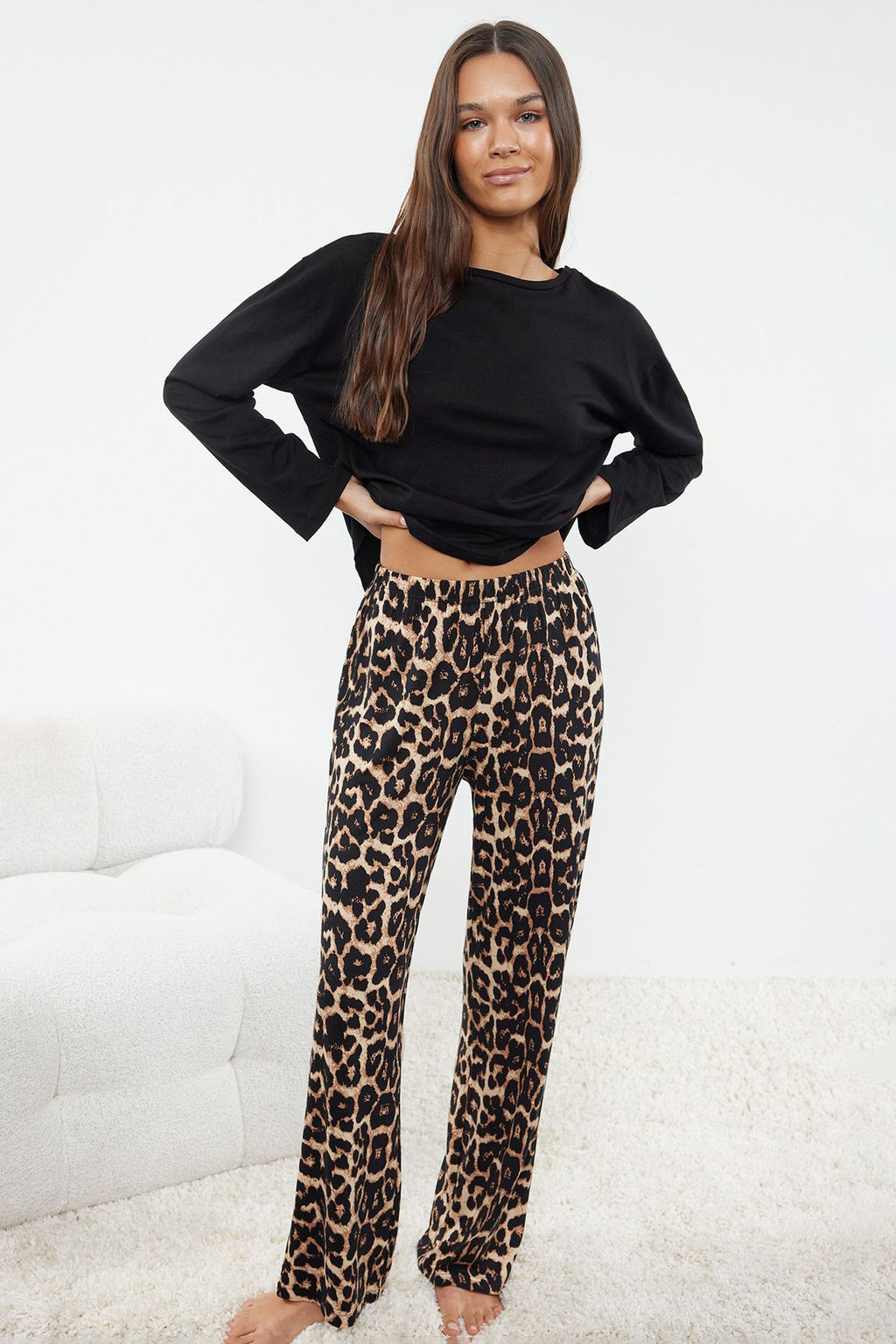 Trendyolmilla Siyah Leopar Desenli Orme Pijama Tak?m? THMAW25PT00100