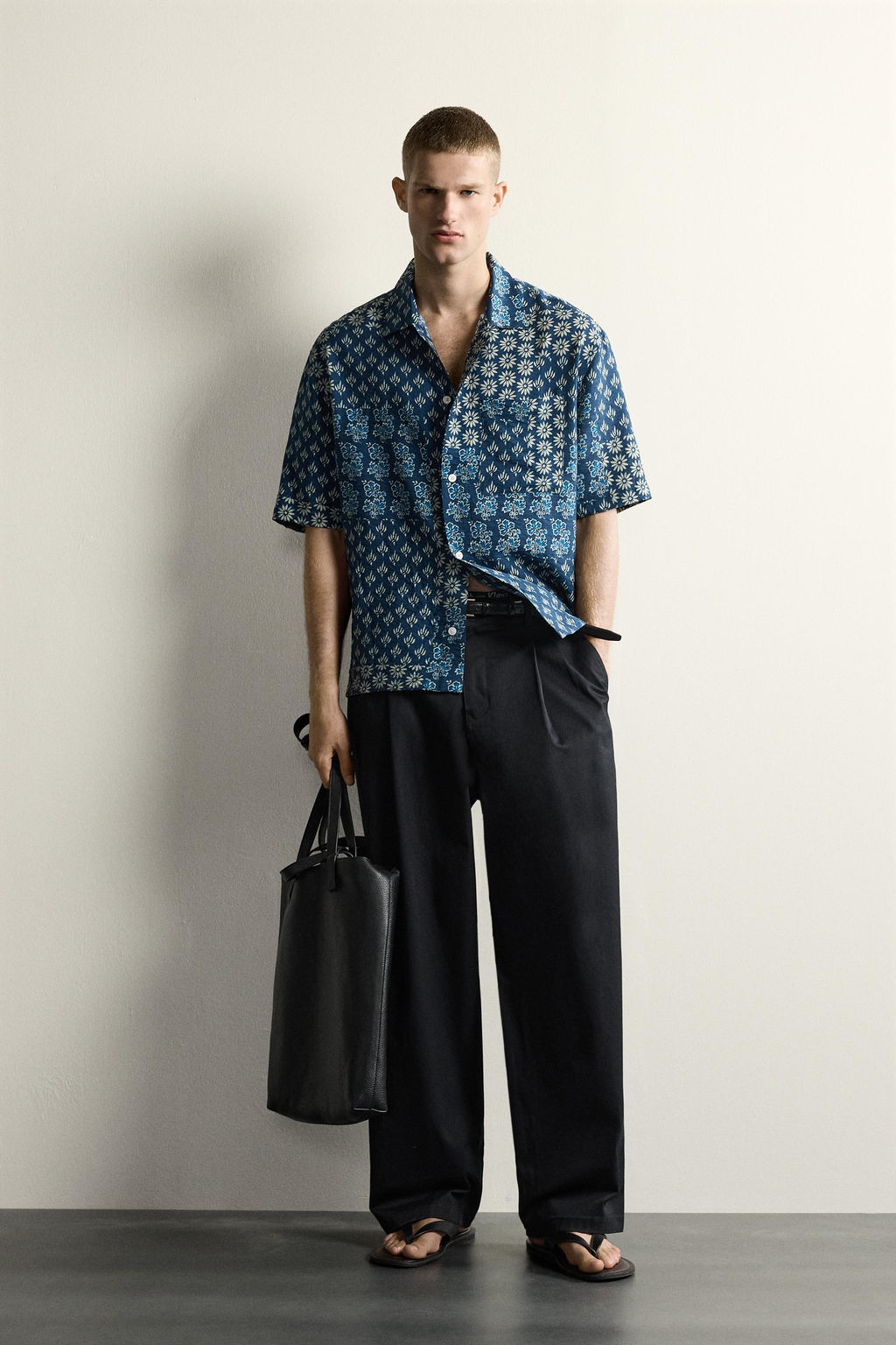 CAMISA RELAXED FIT ESTAMPADO PATCHWORK / Azul tinta