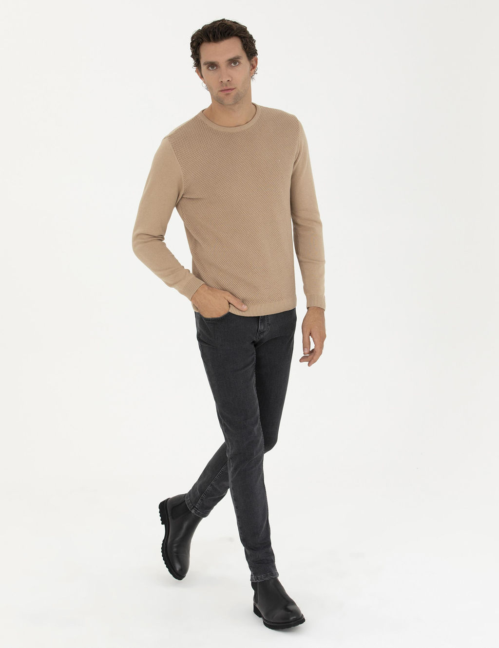 Верблюжий трикотаж приталенного кроя с круглым вырезом - Cacharel фото 4