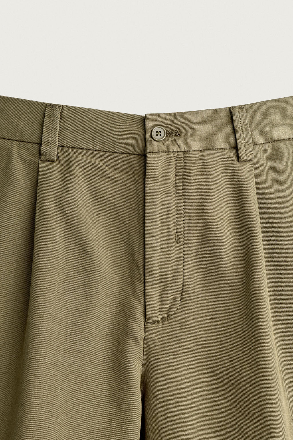 BERMUDA PLIEGUES REGULAR FIT / Beige