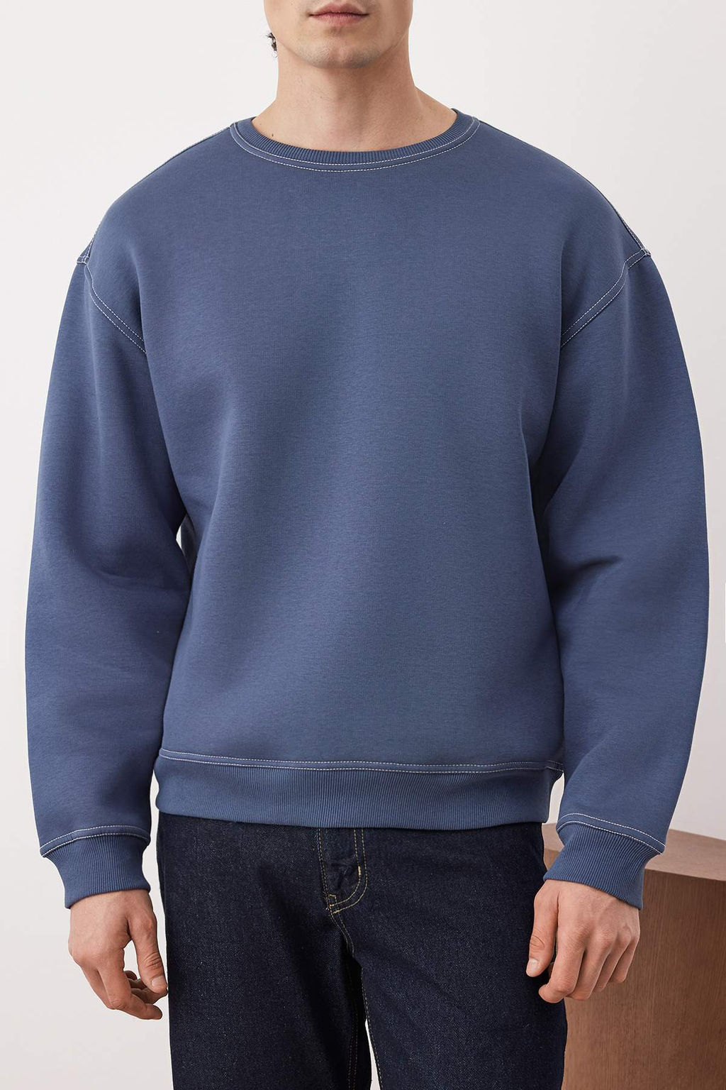 Soluk Indigo Oversize/Genis Kesim Kontrast Dikis Detayl? Bisiklet Yaka Sweatshirt TMNAW24SW00011