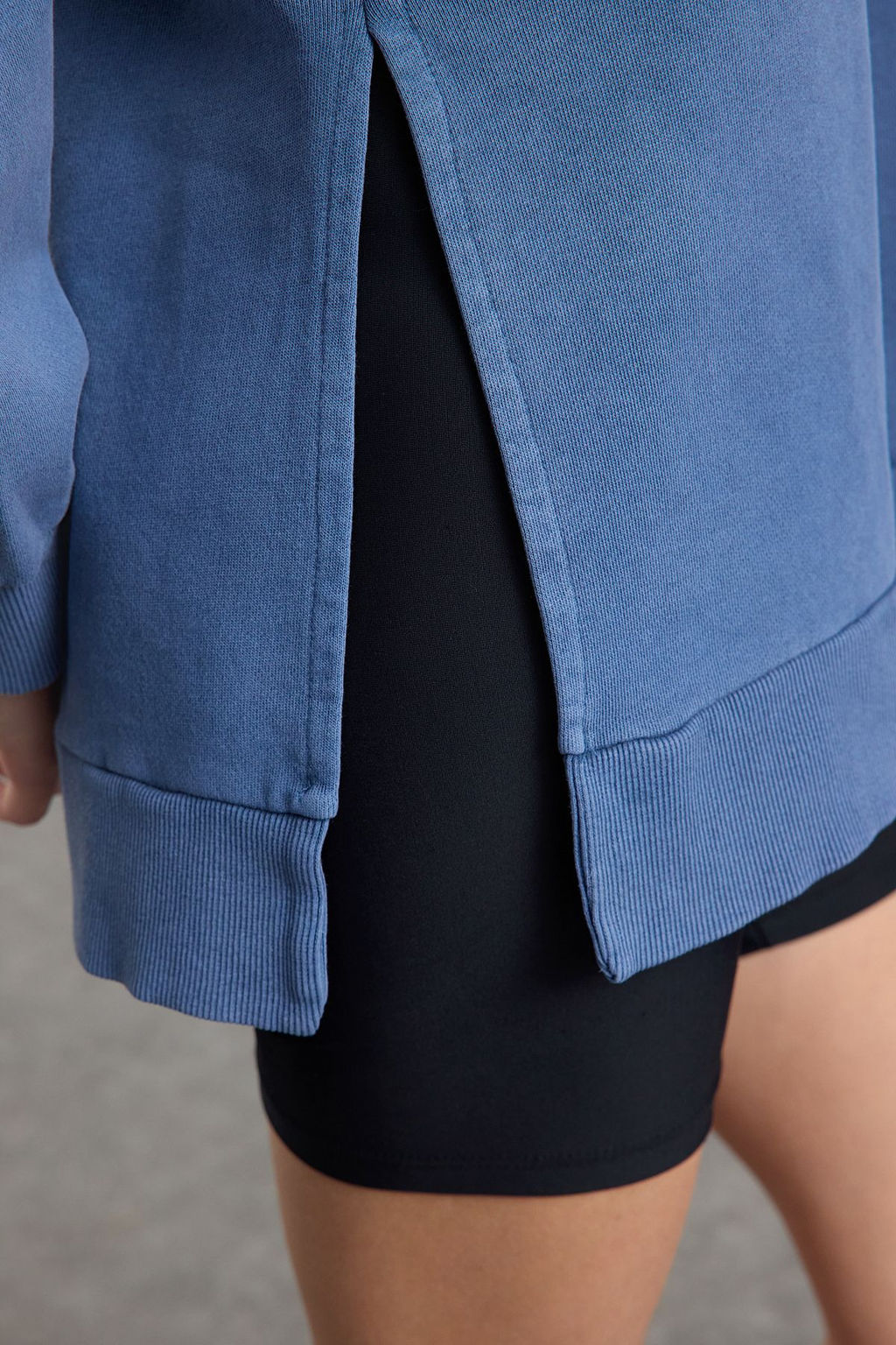 TRENDYOLMILLA Ekru Oversize/Genis Kal?p Y?rtmac Detayl? Kal?n Ici Polarl? Orme Sweatshirt TWOAW23SW00195  фото 4