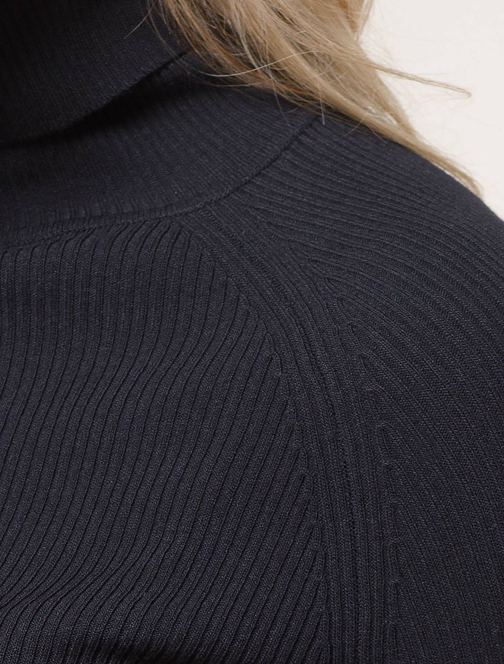 VILATTE / Свитер тонкой вязки в рубчик из вискозы  фото 3