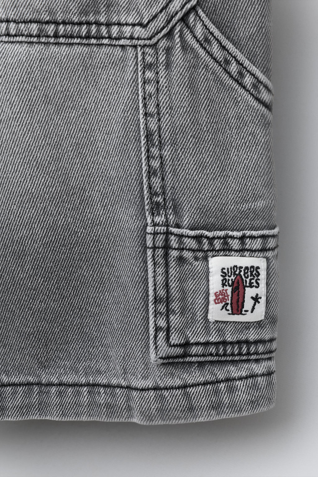 BERMUDA DENIM BAGGY CARPENTER / Gris - Zara фото 4