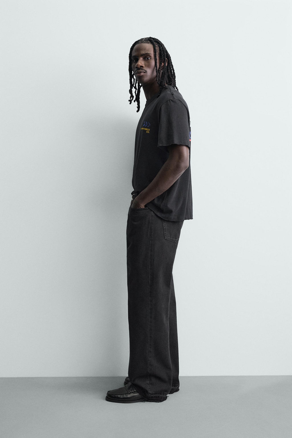 CAMISETA LAVADA GR?FICOS / Negro - Zara фото 4