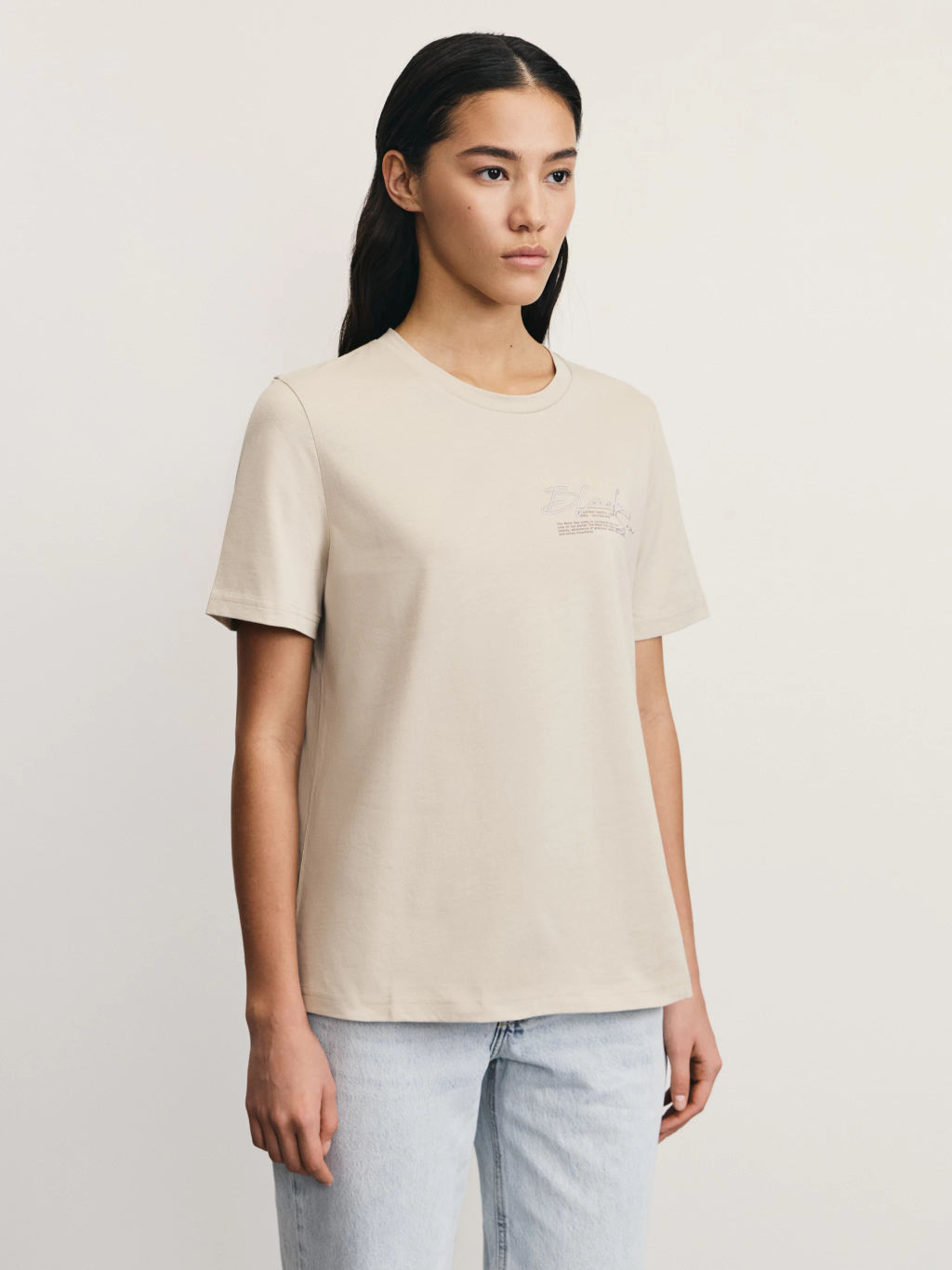 Базовая футболка с вышивкой / Zarina  фото 5