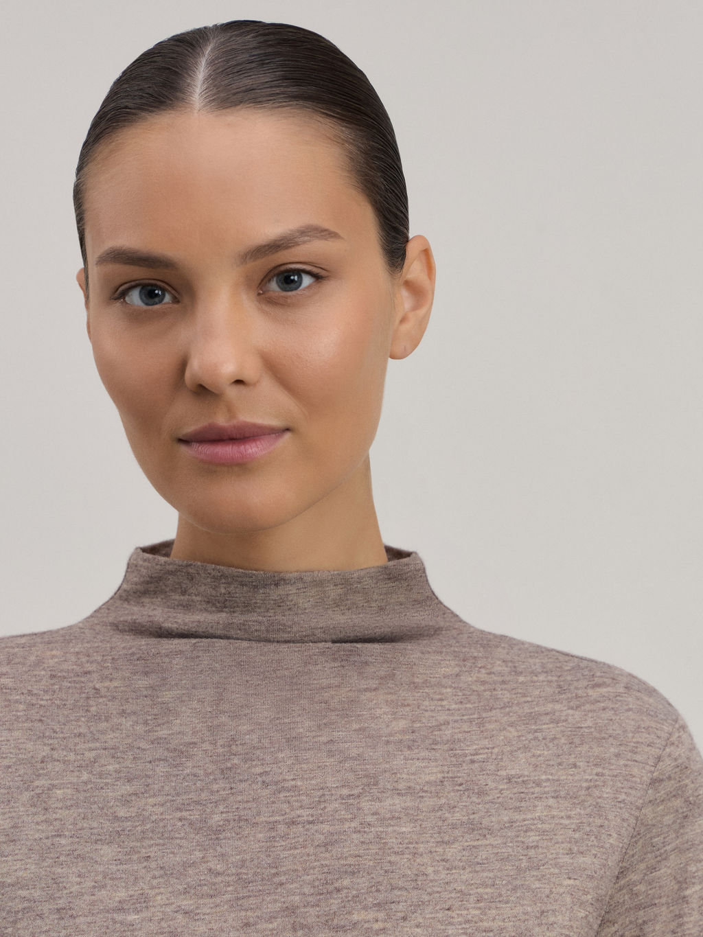 Джемпер из вискозы с воротником стойкой / Zarina  фото 6