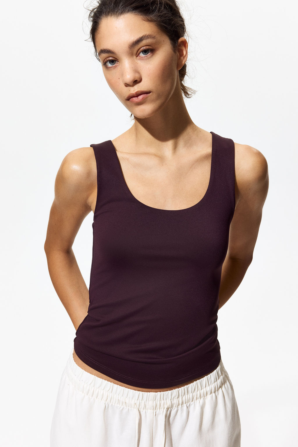 Top sin mangas en microfibra - H&m фото 10