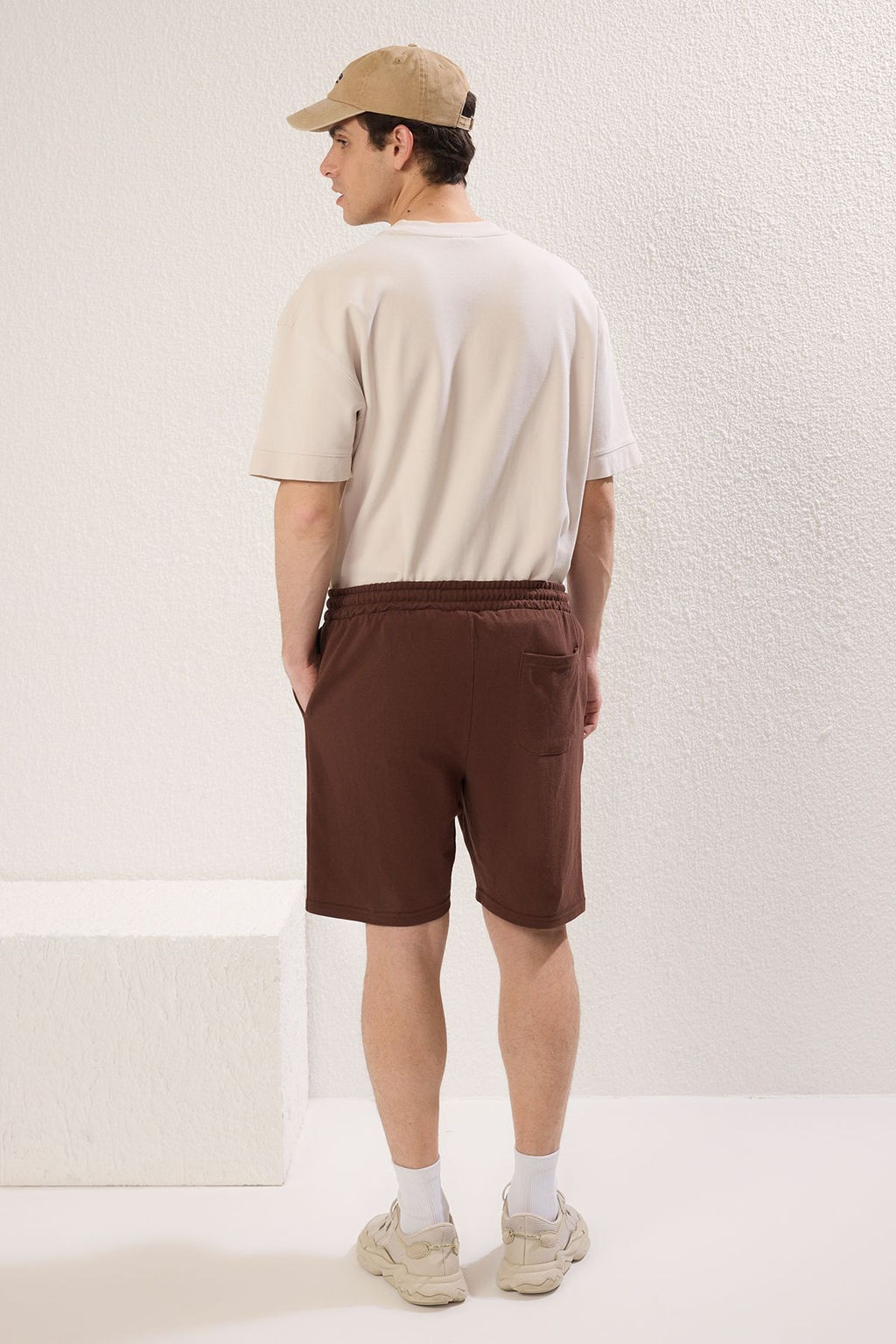TRENDYOL MAN Kahverengi Regular/Normal Kesim Basic Sort & Bermuda TMNSS20SR0169 - Trendyolmilla фото 4