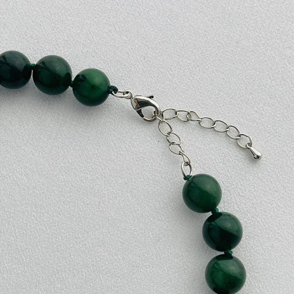 Бусы из Нефрита