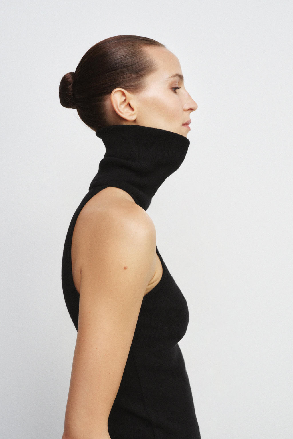 TOP CUELLO ALTO MANGA SISA / Negro