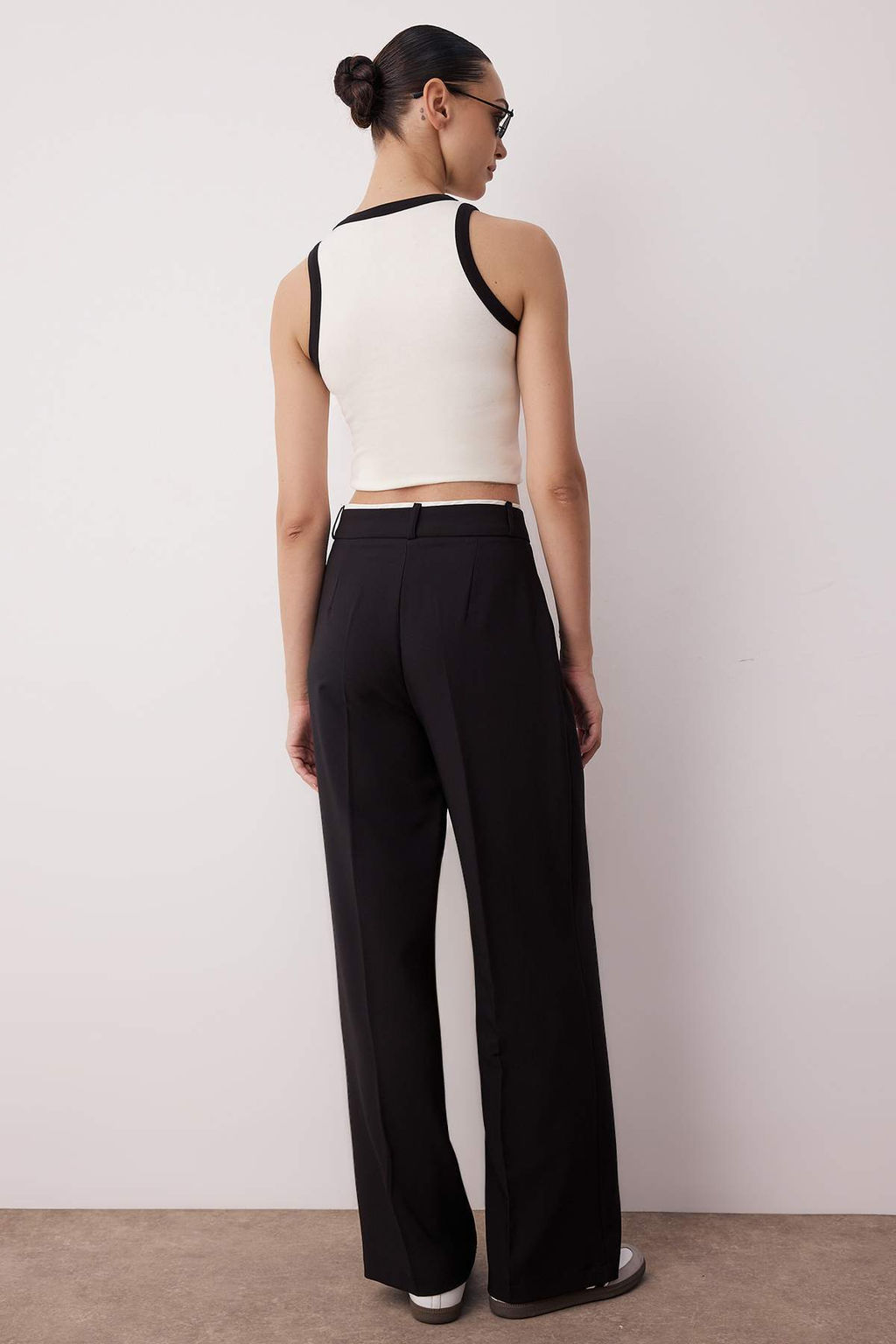 TRENDYOLMILLA Siyah Kemer Detayl? Wide Leg/Genis Paca Dokuma Pantolon TWOAW24PL00341 фото 16