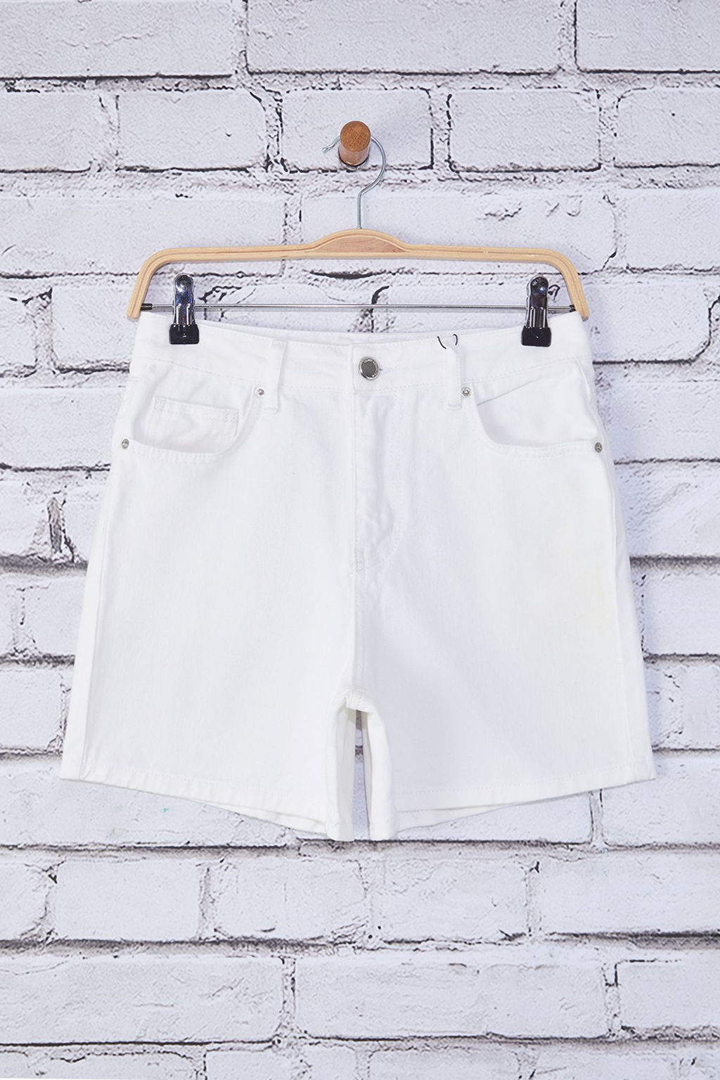 Beyaz Yuksek Bel City Boy Denim Sort TWOSS25SR00172