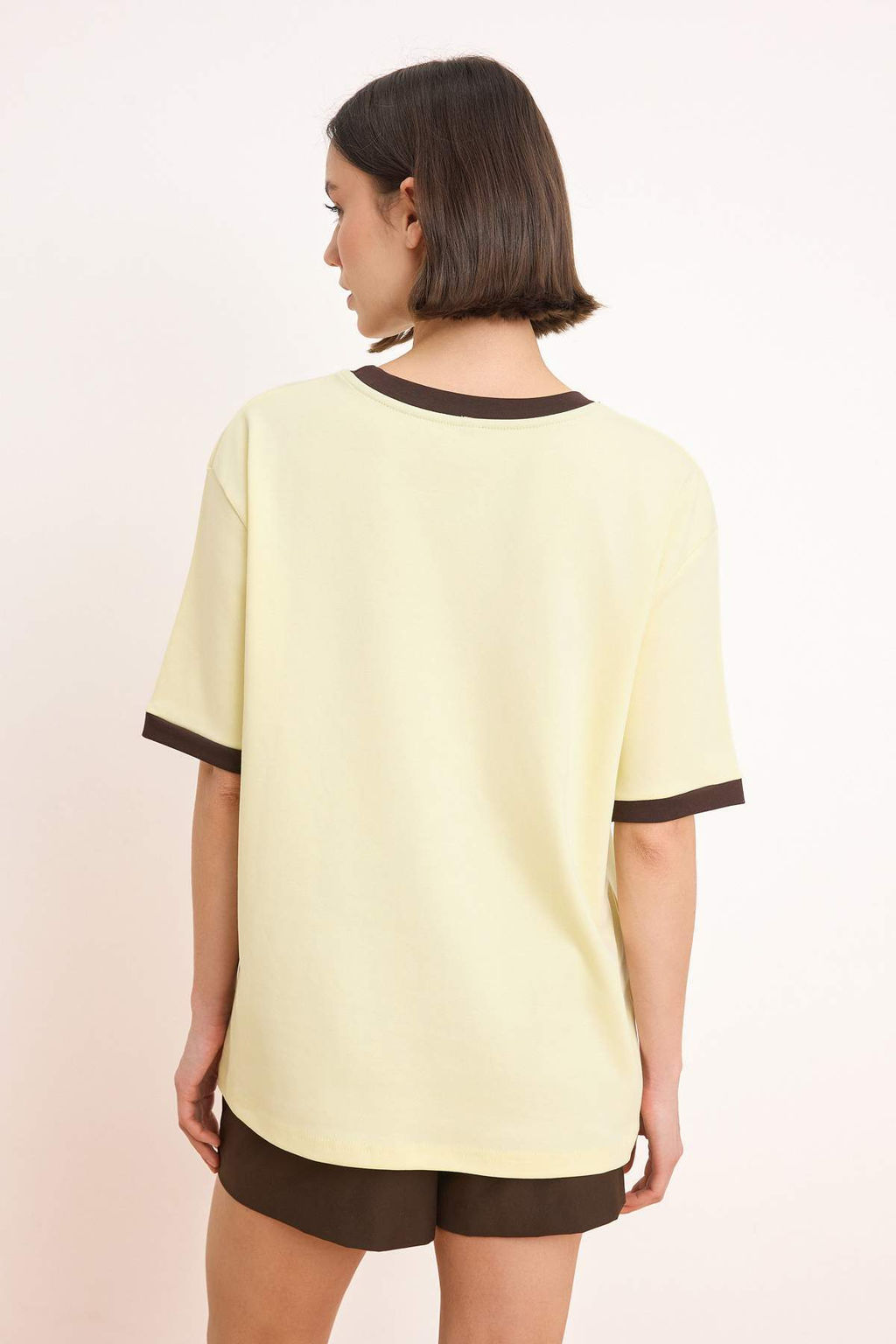 Ac?k Sar? Slogan Oversize/Genis Kal?p Dusuk Kol K?sa Kollu %100 Pamuk Orme T-Shirt TWOSS26TS00193