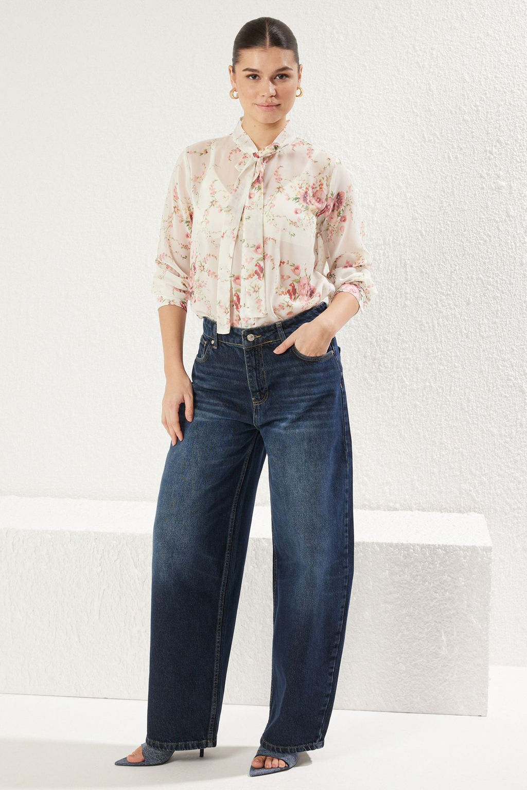 TRENDYOLMILLA Ekru Baglama Detayl? Cicek Desenli Sifon Kumas Dokuma Gomlek TWOSS25GO00044 фото 3