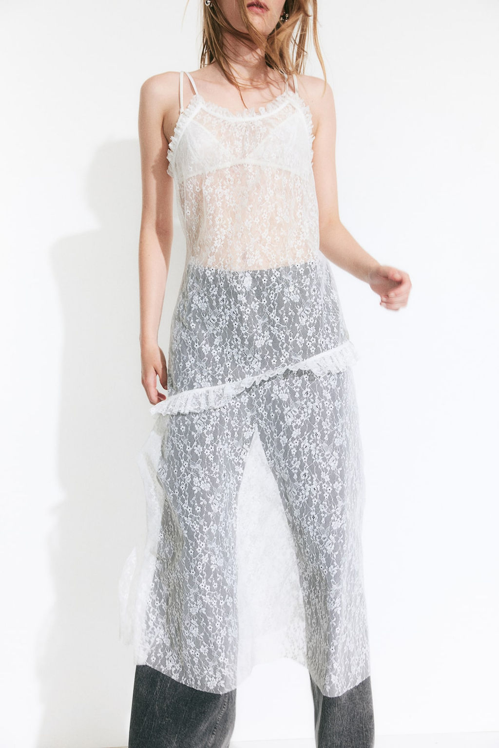 Vestido de encaje con ribetes de volante - H&m фото 3