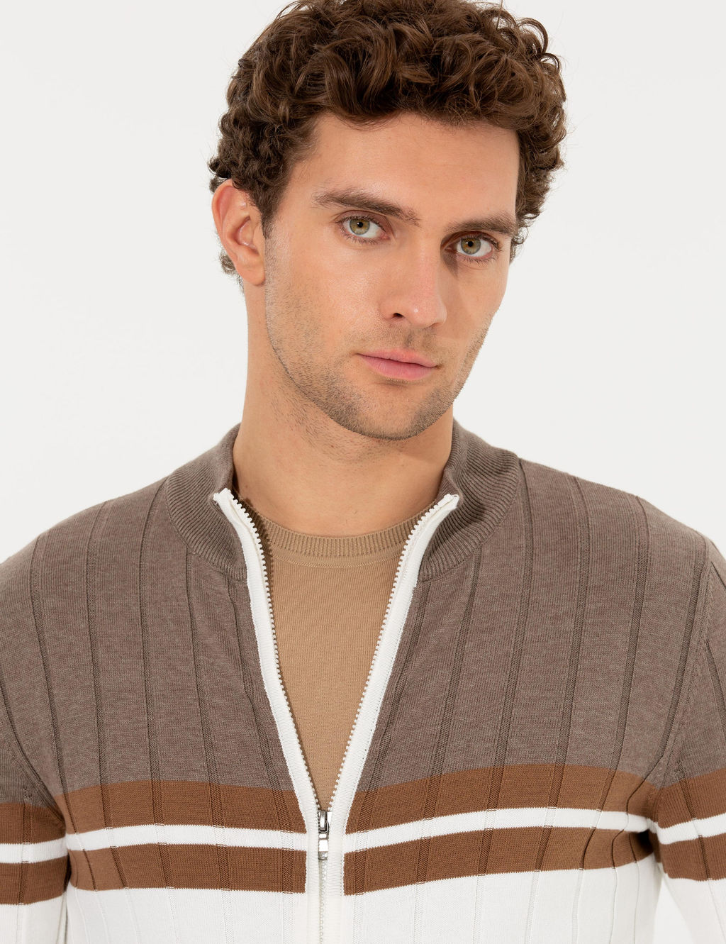 Белый облегающий трикотажный кардиган с высоким воротником - Cacharel фото 8