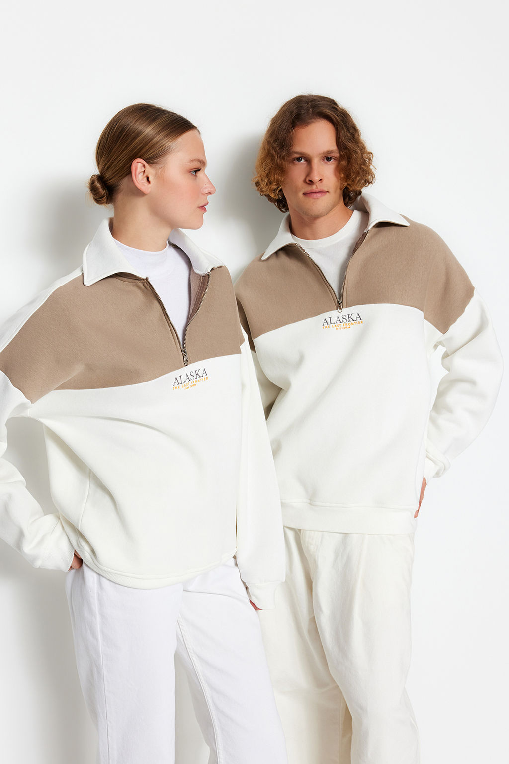 TRENDYOL MAN Vizon Oversize/Genis Kesim Renk Bloklu Ici Polar/S?cak Tutan Sweatshirt TMNAW24SW00130 - Trendyolmilla фото 2