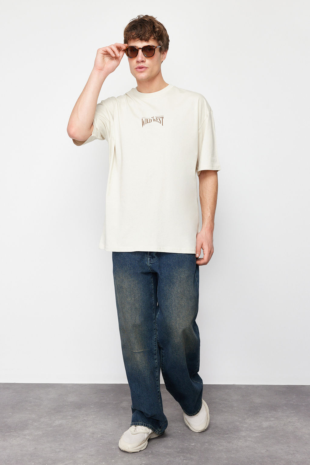 TRENDYOL MAN Siyah Oversize/Genis Kesim %100 Pamuklu S?rt Bask?l? T-Shirt TMNSS24TS00003 - Trendyolmilla фото 9