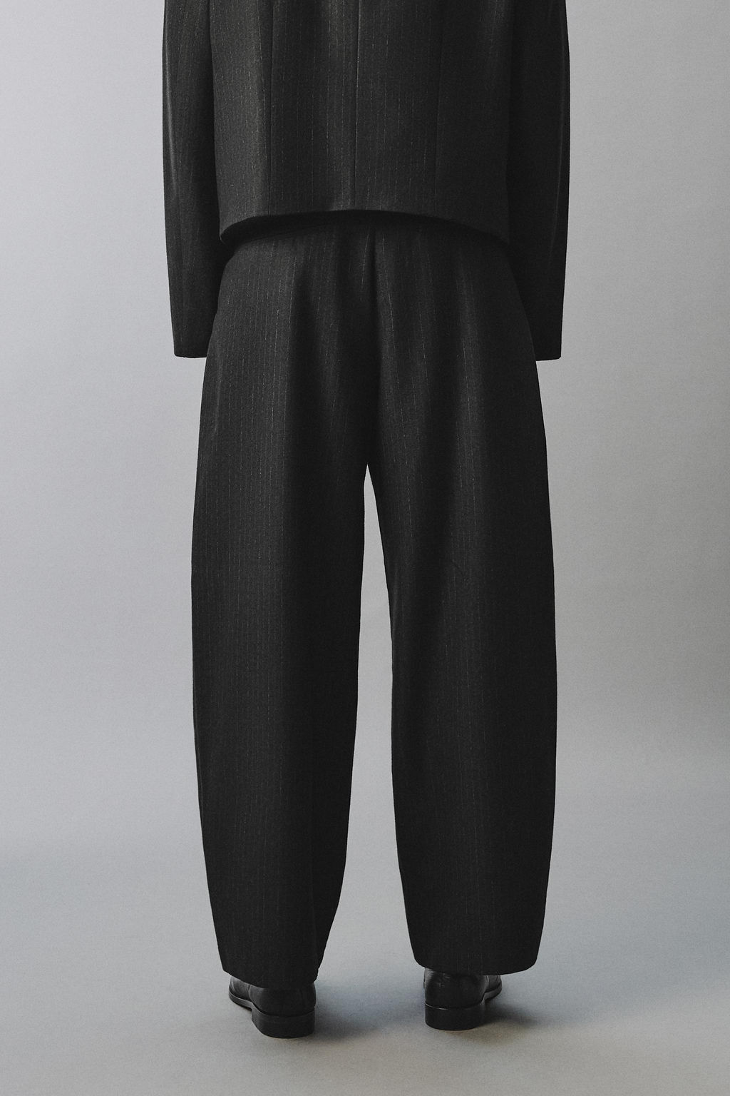 PANTAL?N PLIEGUES TRAJE RAYA DIPLOM?TICA / Gris oscuro