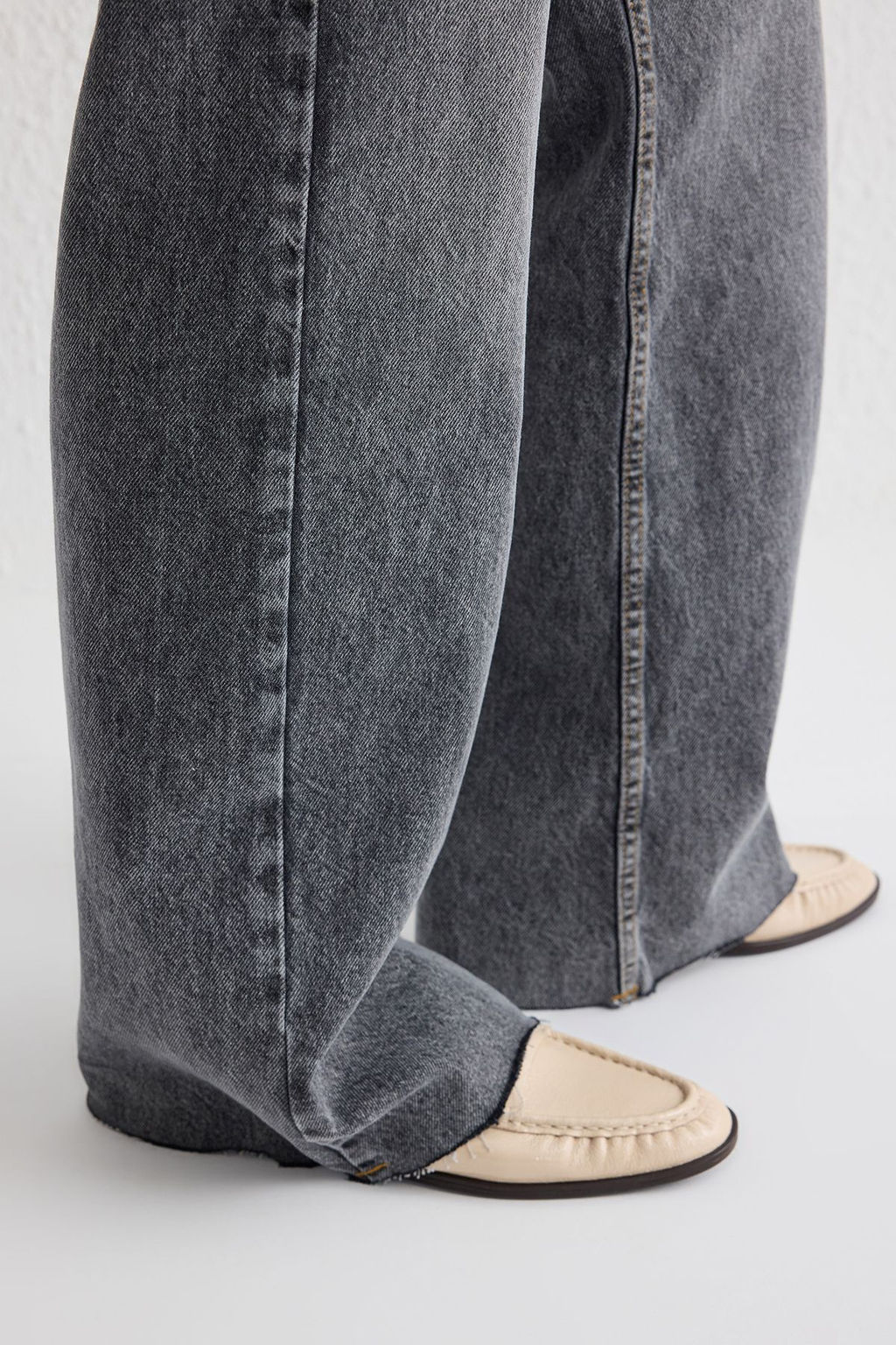 Ac?k Mavi Pacas? Kesikli Normal Bel Wide Leg Jeans TWOSS25JE00064 - Trendyolmilla фото 10