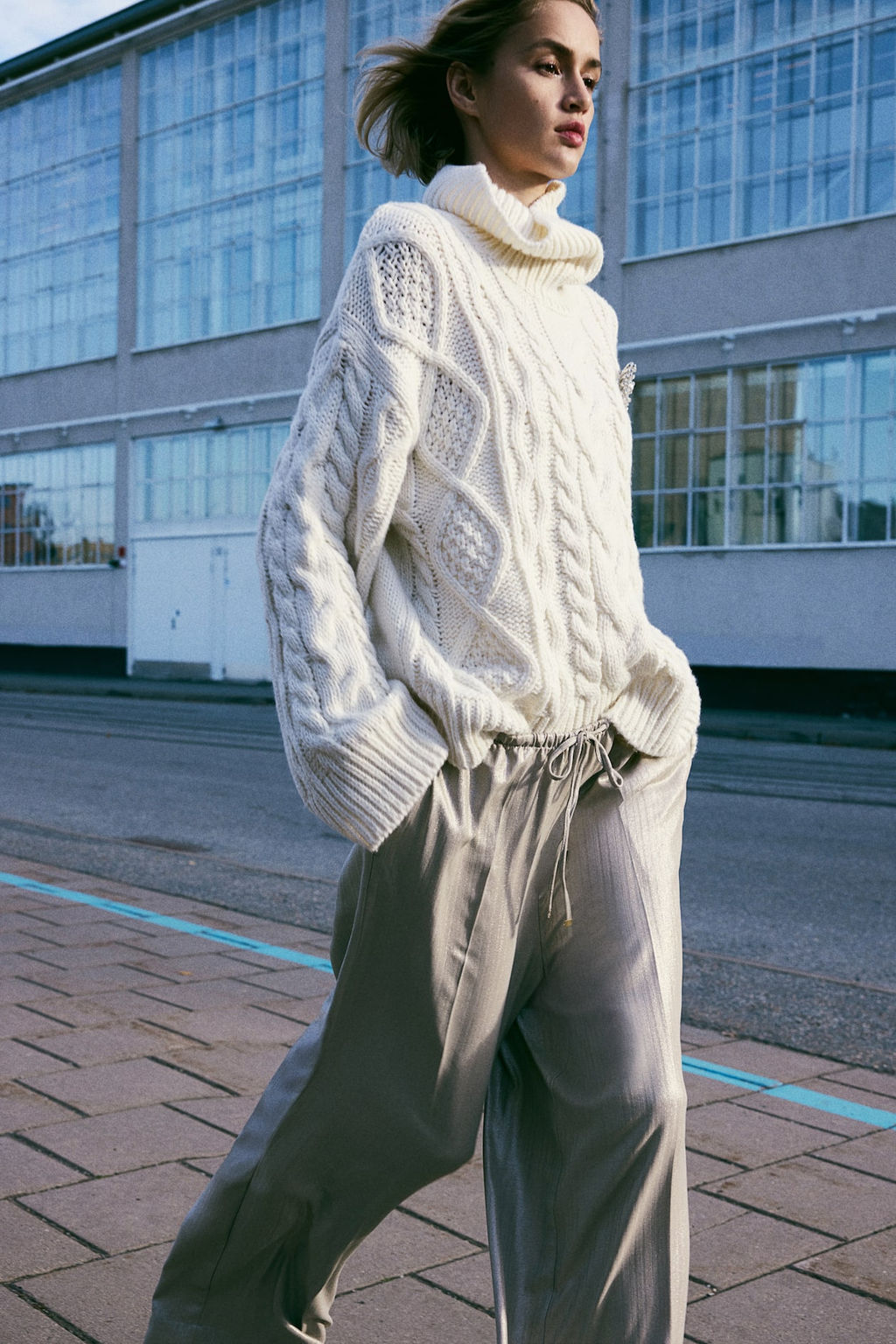 Pantalon amplio con cordon de ajuste - H&m фото 2