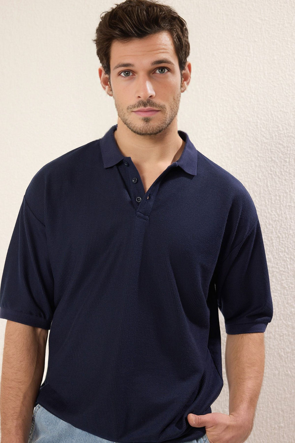 TRENDYOL MAN Lacivert Oversize/Genis Kesim Dokulu Polo Yaka T-shirt TMNSS25PO00003 - Trendyolmilla фото 20