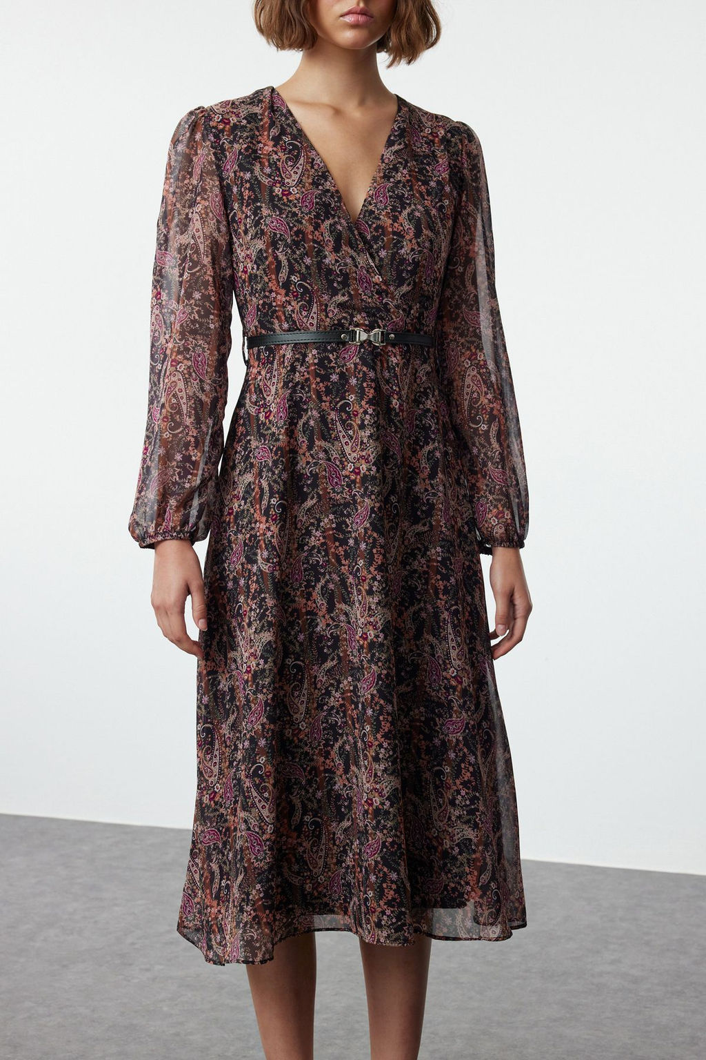 Kahverengi Cicekli Kemerli A Kesim Kruvaze Yaka Boho Desenli Sifon Midi Dokuma Elbise TWOAW24EL00660