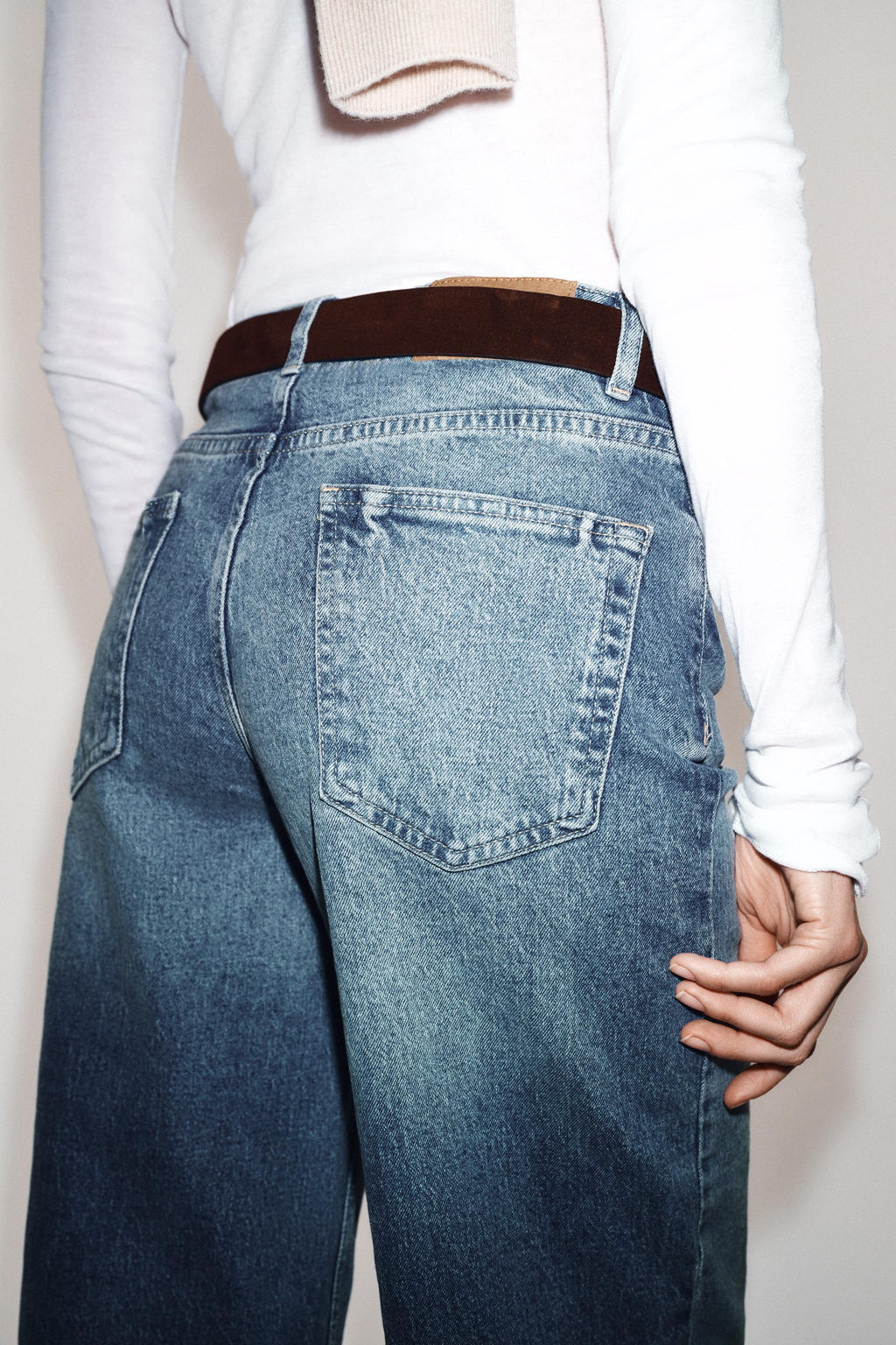 Z.10 HIGH-WAIST BELTED CULOTTES JEANS - Zara фото 17