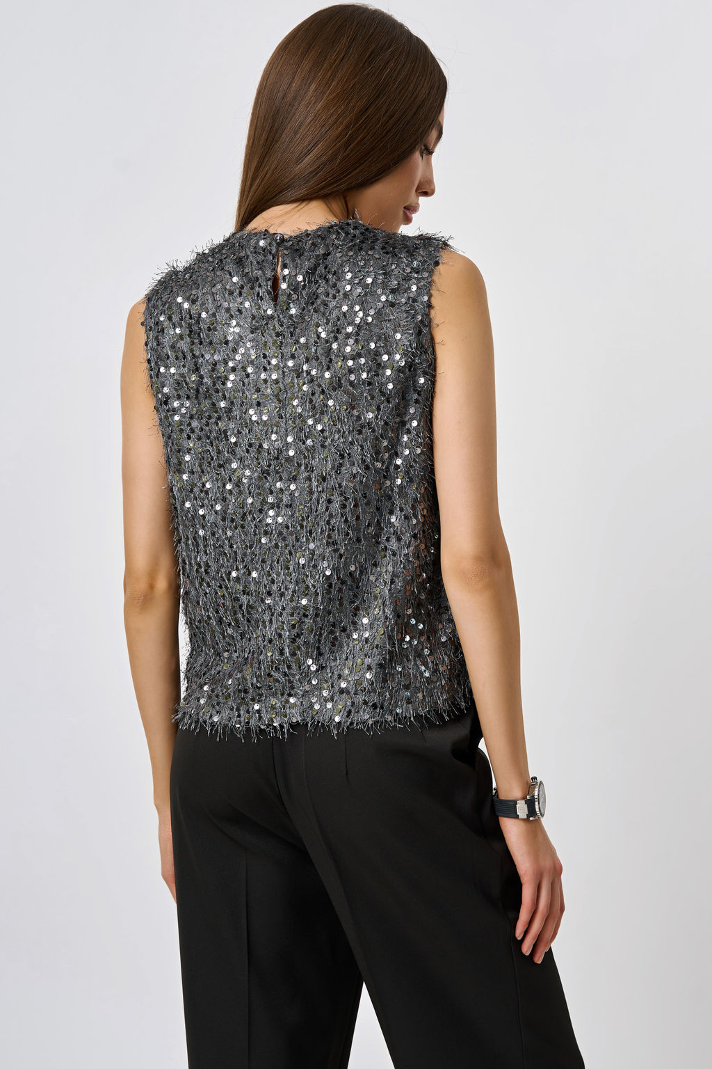 Блузка из мягкого трикотажа с пайеткой серая новый год