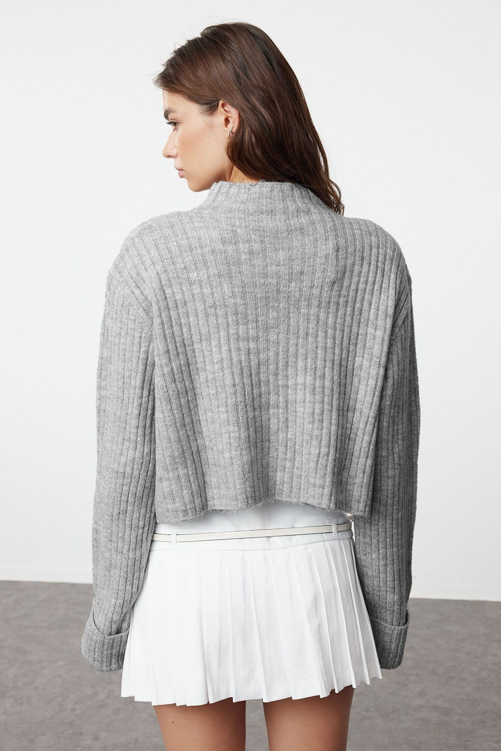 Koyu Gri Crop Yumusak Dokulu Dik Yaka Triko H?rka TWOAW22HI0174