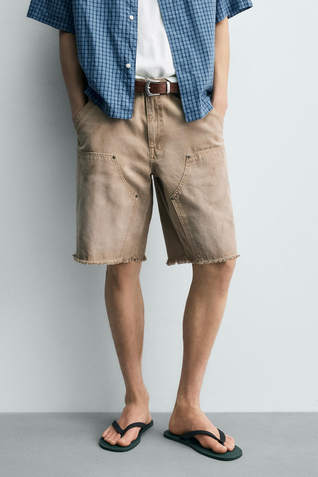 BERMUDA RELAXED FIT BOLSILLO CARPINTERO / Arena