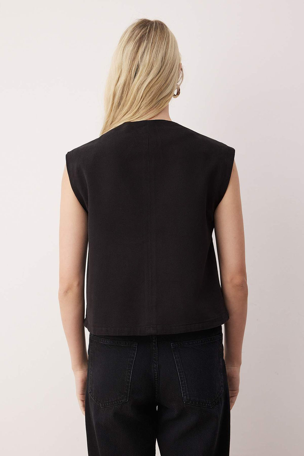 Wardrobe Essentials Siyah Fitted Yelek TWOAW26YE00013