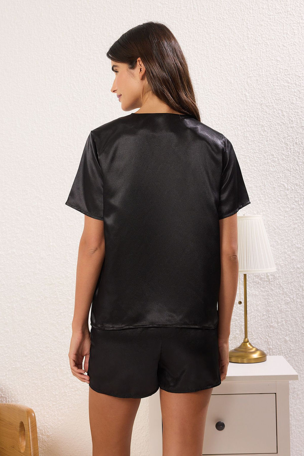 Trendyolmilla Siyah Kurdele/Fiyonk/Baglama Detayl? Saten Sortlu Dokuma Pijama Tak?m? THMSS25PT00406 фото 4