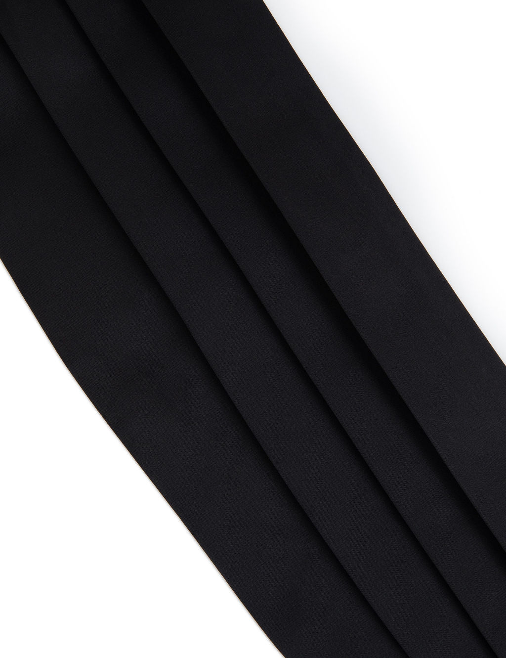 Черный костюм с галстуком-бабочкой и поясом - Cacharel фото 2